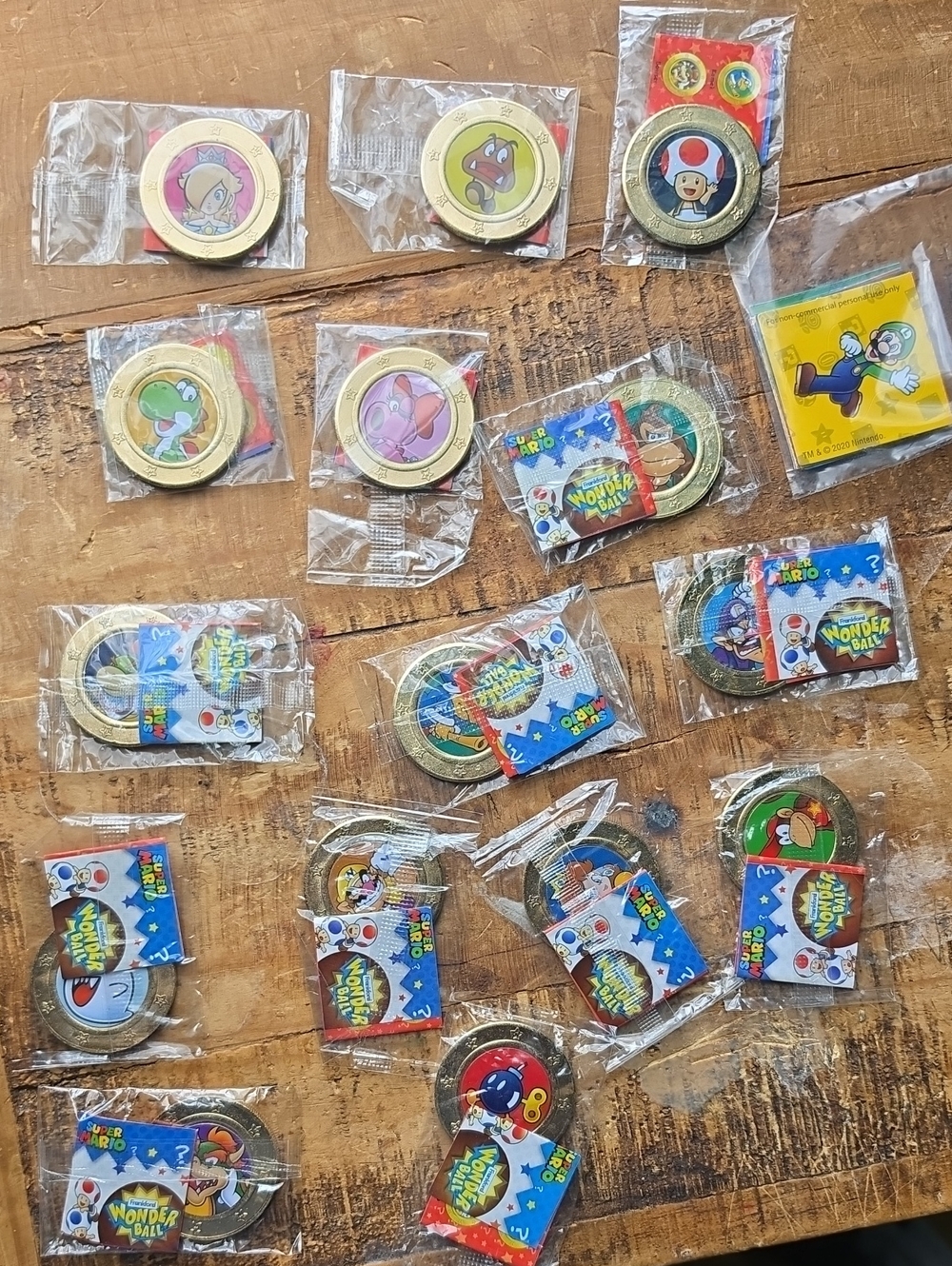 Nintendo Gold Character Party Tokens – Multicolor Artwork
